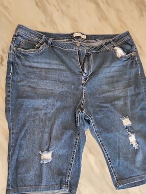Women’s Mid-Blue Distressed Jeans Shorts